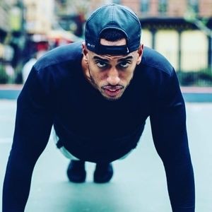 Meet your Posher, Dennis